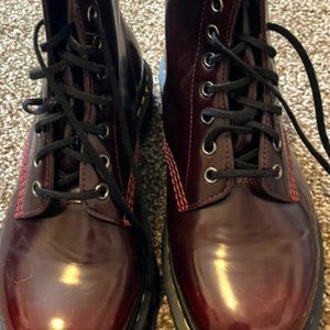 Doc Martens 1640 Vegan 8-eye boot, Cherry red